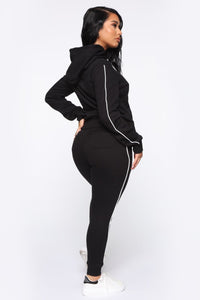 Tennis And Chill Fleece Jogger - Black