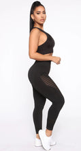 Load image into Gallery viewer, Breaking Records Leggings In Infinity Seamless - Black